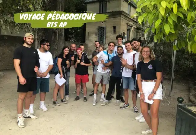 groupe d etudiants mfr bts ap en voyage pedagogique a uzes d