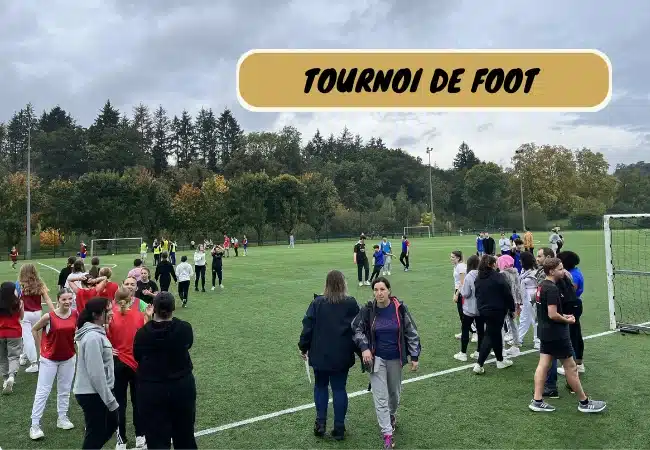 tournoi de foot des mfr des jeunes sur un terrain d herbe sy